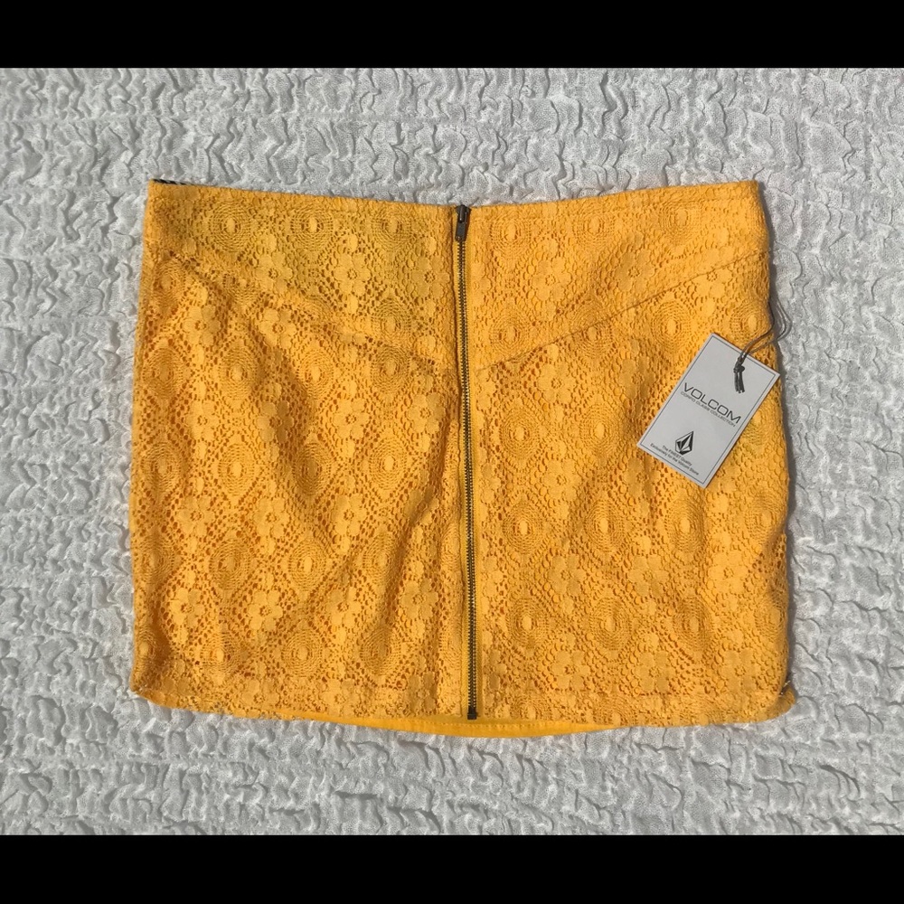 ☀️☀️☀️ 4/$20 NWT! Volcom Surf Stone Roses mini!